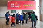 20160224Ch lobby_Artist 02_.jpg